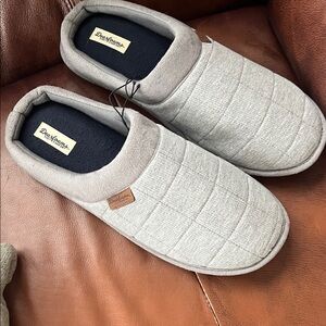 Dearfoams Men's Gray Slippers